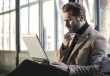 Explore the Top 2023 Blogs for Clues on 2024 Business Travel Trends bruce-mars-xj8qrWvuOEs-unsplash (1)